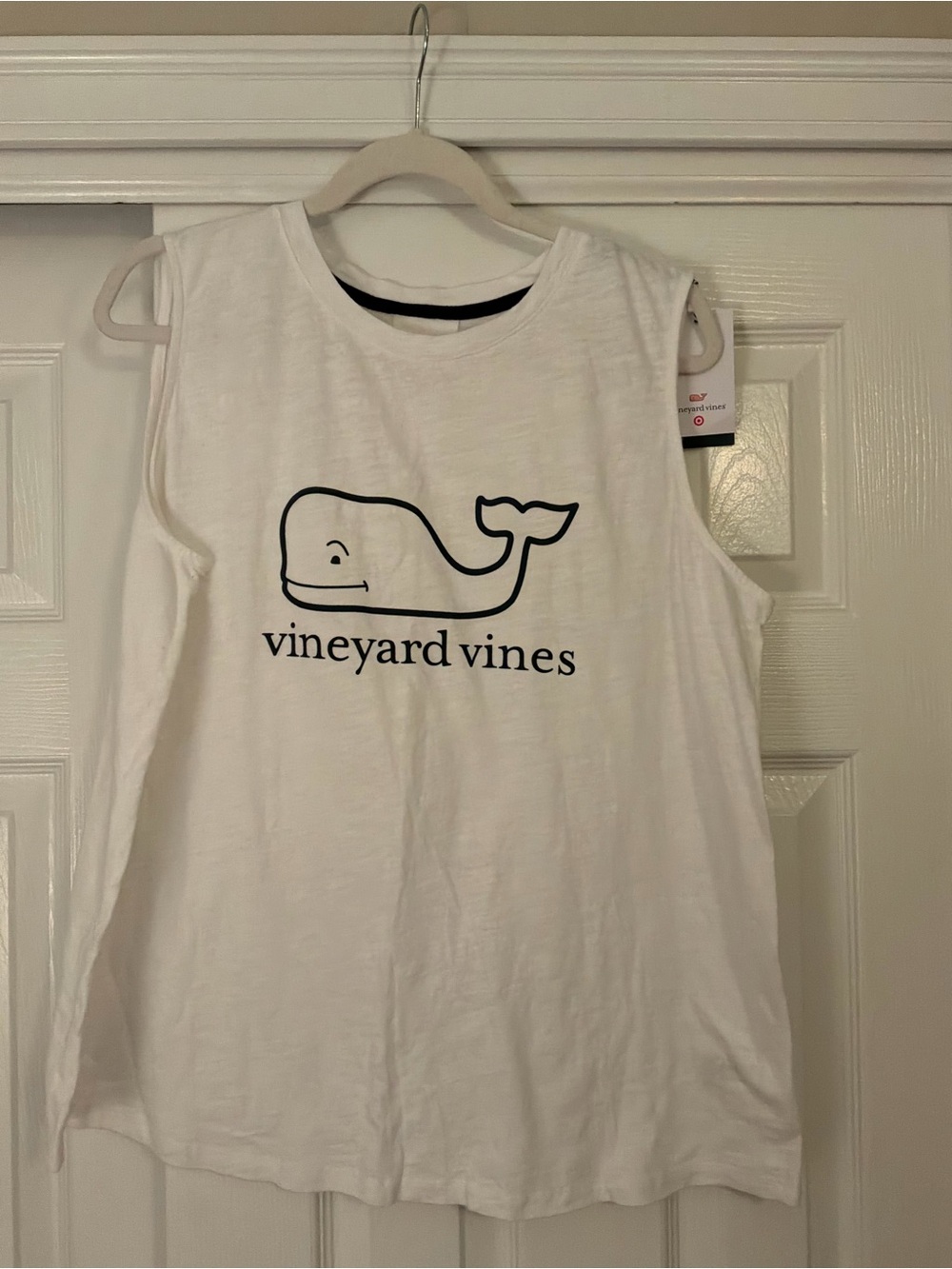 NWT Vineyard Vines White Tank with Navy Whale Accent